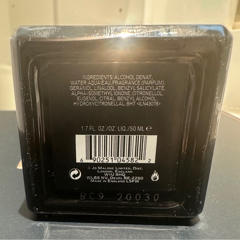 Jo Malone Velvet Rose & Oud Cologne 1.7oz - Picture 3 of 4